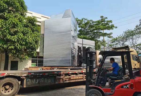 大型工業(yè)用洗衣機(jī) 大型工業(yè)用洗衣機(jī)