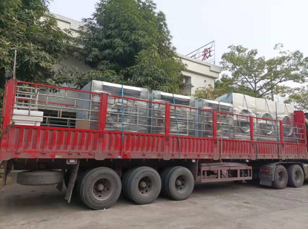 100公斤的全自動工業(yè)洗衣機