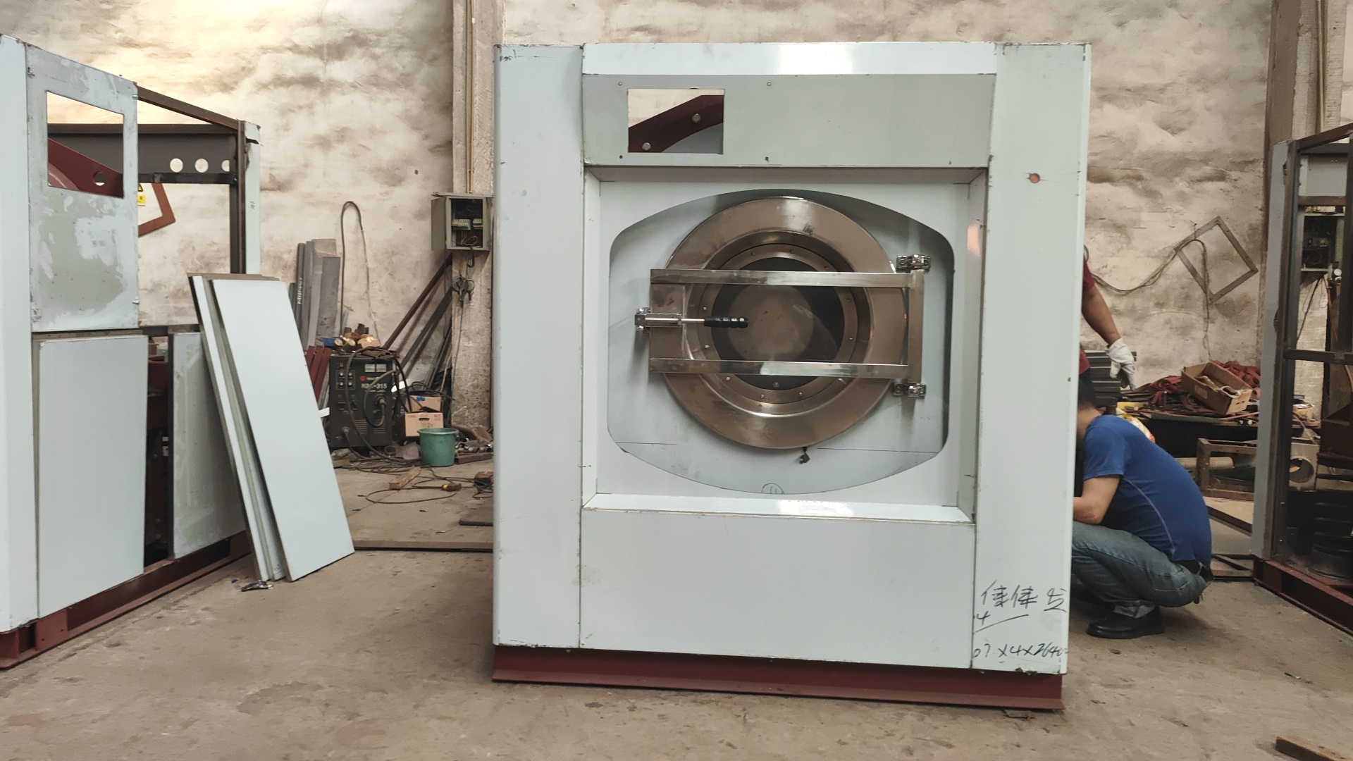 
大型干洗店和知名企業(yè)都選它！珠江工業(yè)半自動洗衣機憑什么？
